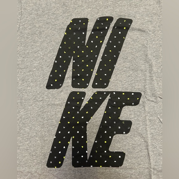 3 Nike athletic tshirts - Picture 2 of 4